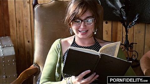 PORNFIDELITY – Nerd Girl Jodi Taylor Loves Anal