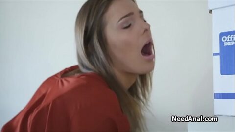 Shyla is horny as fuck but her lame bf doesnt wants to fuck. So she asks her boss for advice.. the dialogue turns into a nice ass fucking!
