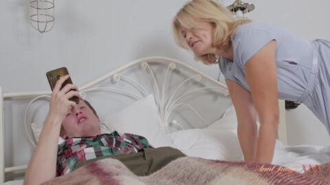 Aunt Judy’s XXX – 55yo Big Bottom Step-Aunt Diana catches her Step-Nephew masturbating