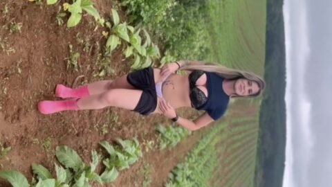 On the hot blonde’s farm she looks for a snake that releases milk!