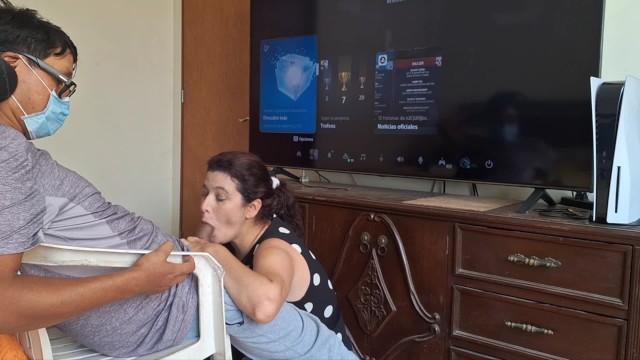 I suck his cock and swallow his cum while he plays Play Station 5