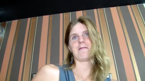 With her pussy stretched out by the sex toy she feels satisfied – 4