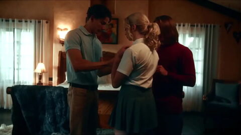 When Lexi is haning out with her two male besties, they realize she’s never done a double penetration before, so its time to get this out of hte way!