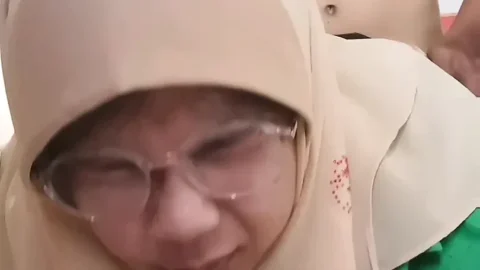 Stepmom gets hard before her husband comes back