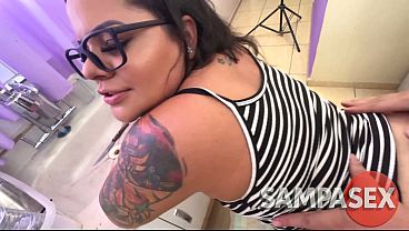 Chubby Babe Cleaning the Kitchen Ends with Anal Creampie 60127A