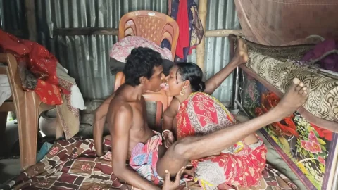 Desi housewife ki doggy style mein gand Mari