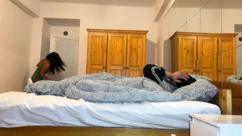 I FUCK MY ROOMATE
