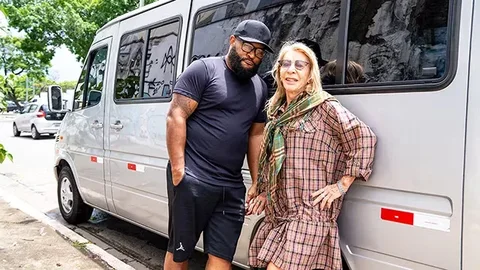Mature Woman Picked Up for Public Encounter