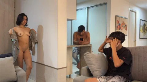 My cuckolded husband doesn’t know that his best friend catches me very rich secretly from him.
