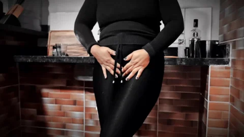 She Showed Her Big Ass and Begged Me to Destroy Her Tight Asshole