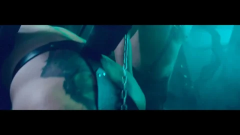 Dominant MILF Fists Gaping Pussy Till Squirting Explosion