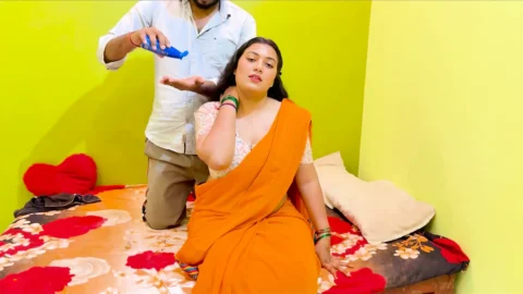 Step mammi ko message karke unka dard kam kia , mummi muh me leke jor jorse chosen lagi , Hindi Viral Video