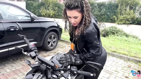 No in the Pussy No It’s Betrayal… Put It in My Ass! Italian Girl Thanks Me for Helping Getting Fucked